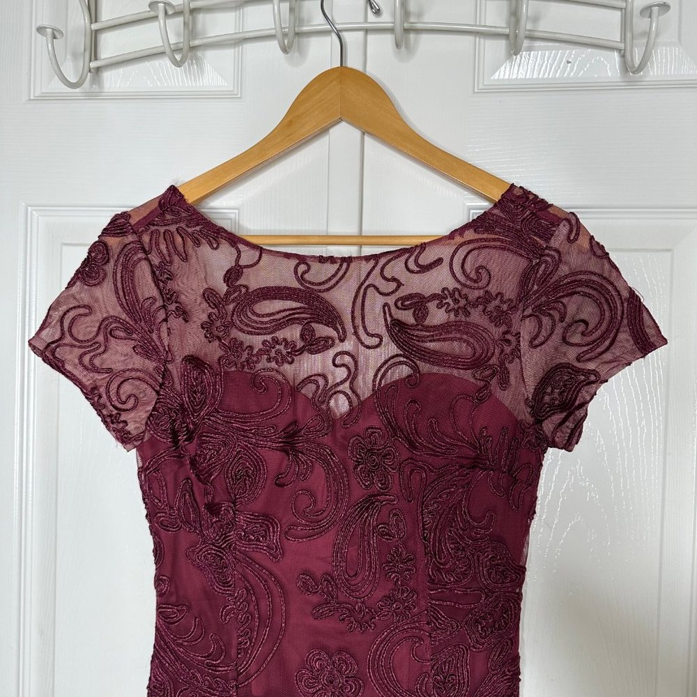JS Collections Women's Boat Neck Short Sleeve Laced Burgundy  Mermaid Gown - Picture 6 of 16